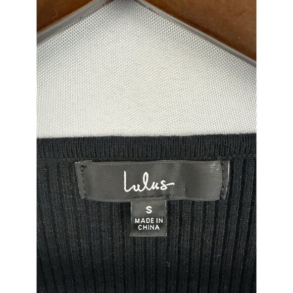 Women’s Lulu’s Small Black Long Sleeve Cropped Shirt with Poofed Sleeves - Picture 4 of 5